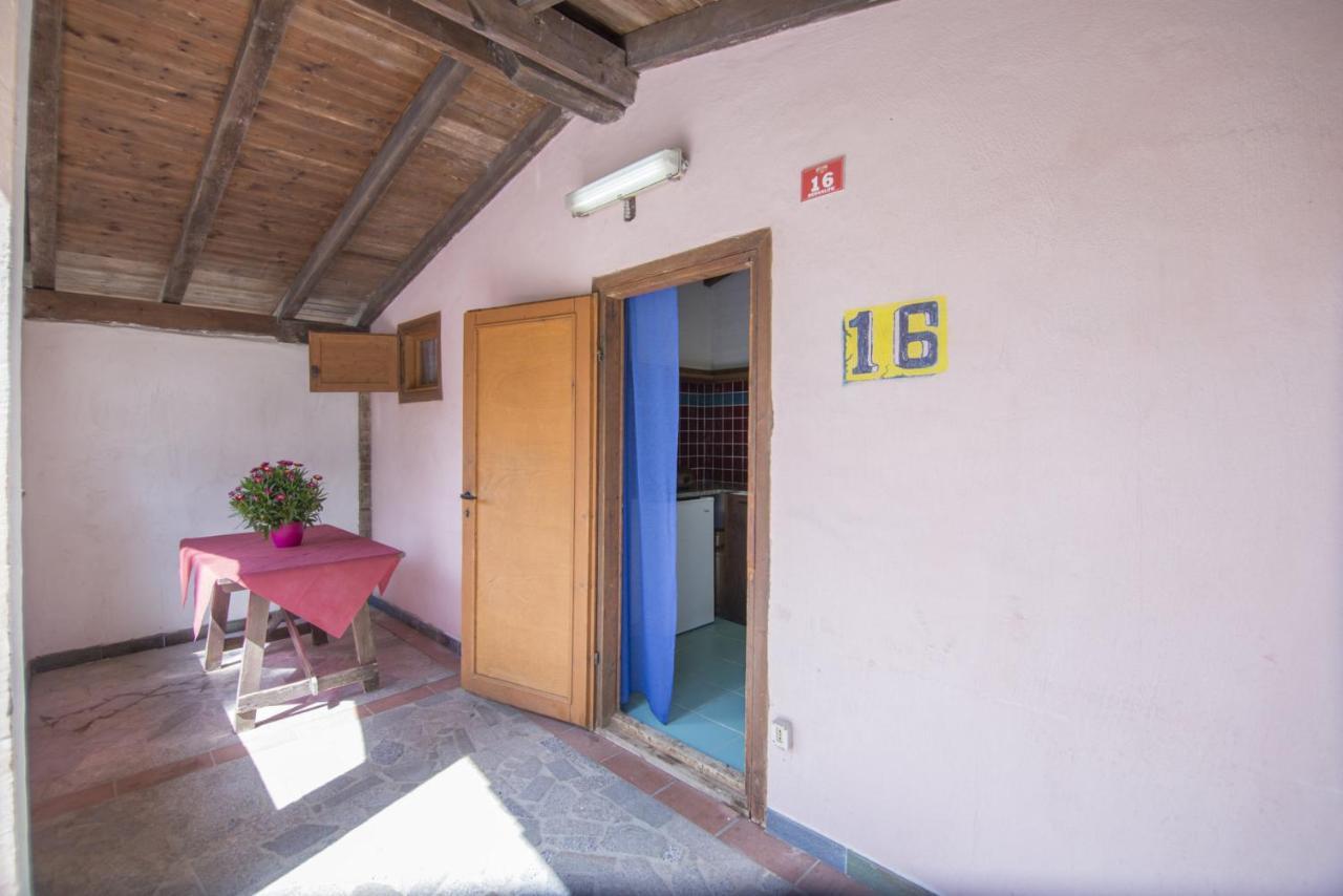 Campeggio Villaggio Sos Flores Tortolì Exterior foto
